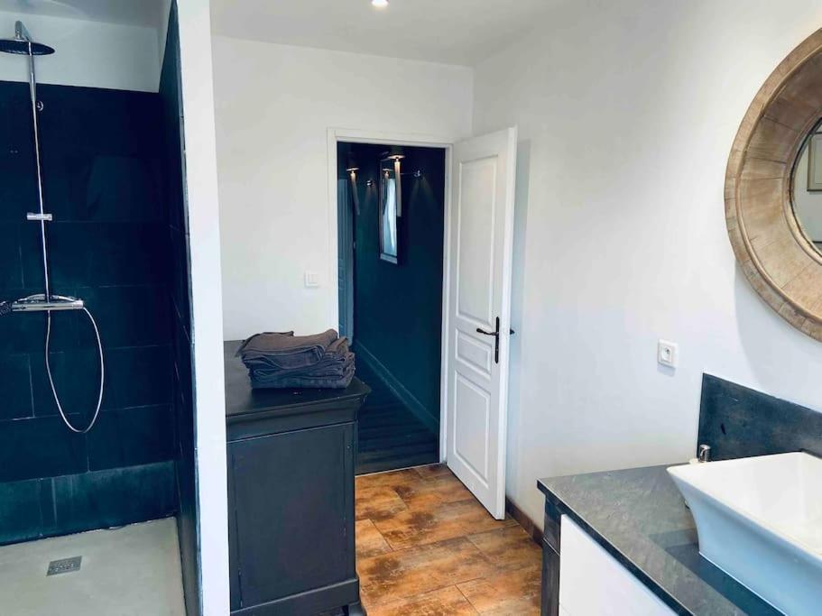 Holiday home Maison Climatisee Avec Stationnement Et Wifi